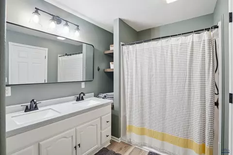 Bath - 2414 Windmill Dr, Spearfish, SD 57783 photo 1 of 5