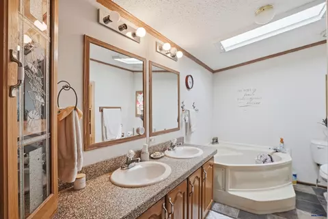 Bath - 1332 Spearfish Mountain Ln, Spearfish, SD 57783 photo 1 of 4