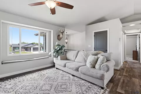 657 Rachel Ln, Box Elder, SD 57719 photo 10