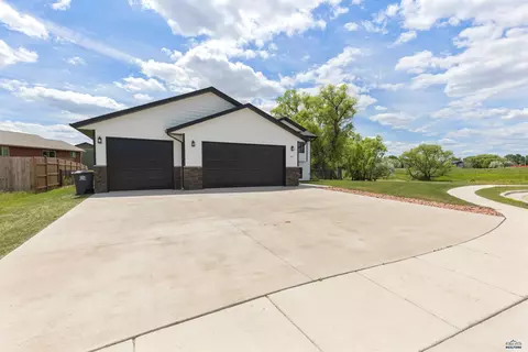 657 Rachel Ln, Box Elder, SD 57719 photo 3