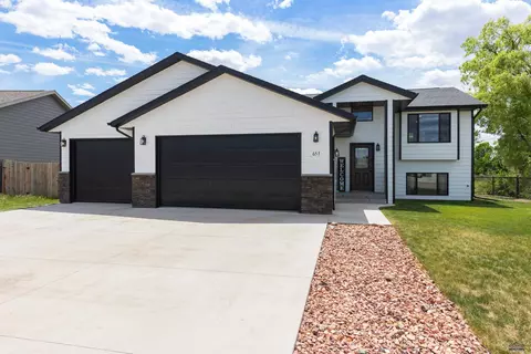 657 Rachel Ln, Box Elder, SD 57719