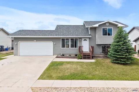 757 Old Cavalry Rd, Box Elder, SD 57719