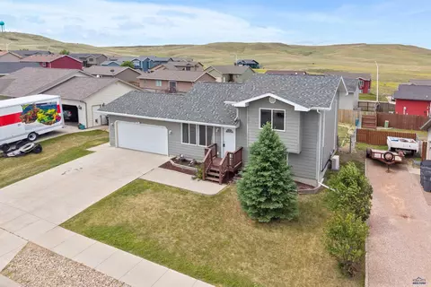 757 Old Cavalry Rd, Box Elder, SD 57719 photo 2