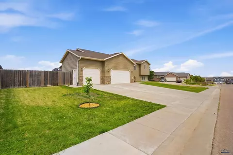 817 Lone Soldier Rd, Box Elder, SD 57719 photo 2