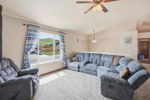 817 Lone Soldier Rd, Box Elder, SD 57719 photo 4