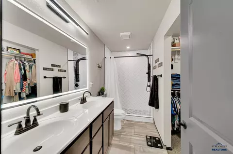 Bath - 652 Rachel Ln, Box Elder, SD 57719 photo 1 of 3