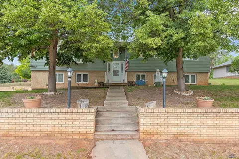 3830 Canyon Lake Dr, Rapid City, SD 57702