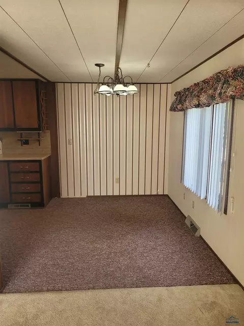 525 W 6th St, Winner, SD 57580 photo 28