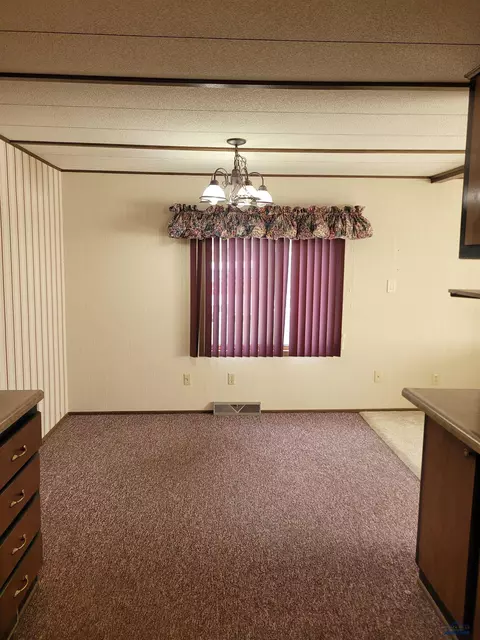 525 W 6th St, Winner, SD 57580 photo 29