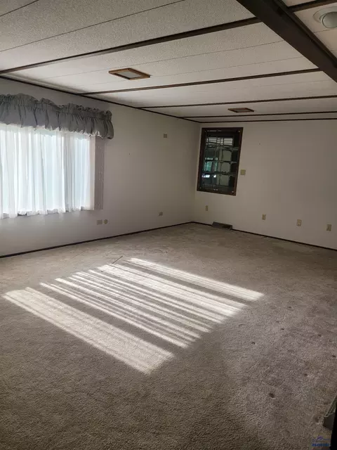 525 W 6th St, Winner, SD 57580 photo 20