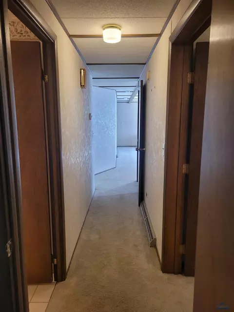 525 W 6th St, Winner, SD 57580 photo 18