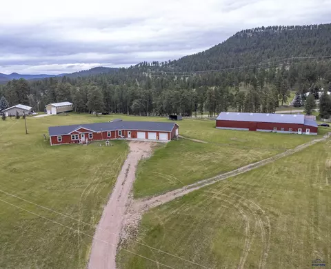 23033 Hisega Rd, Rapid City, SD 57702