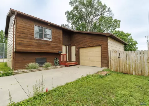 238 39th, Rapid City, SD 57702