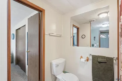 Bath - 25961 Red Star Dr, Custer, SD 57730 photo 2 of 5
