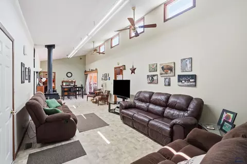 Living - 25961 Red Star Dr, Custer, SD 57730 photo 1 of 3