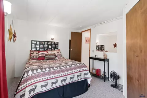 Bedroom - 25961 Red Star Dr, Custer, SD 57730 photo 5 of 7