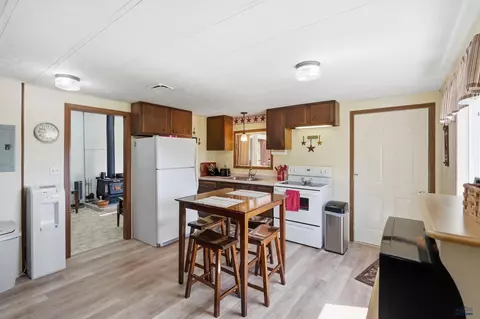 Kitchen - 25961 Red Star Dr, Custer, SD 57730 photo 1 of 2