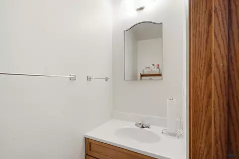 Bath - 25961 Red Star Dr, Custer, SD 57730 photo 5 of 5