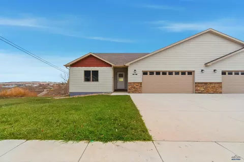 3053 Hoefer Ave, Rapid City, SD 57701 photo 3
