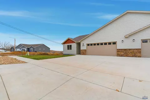 3053 Hoefer Ave, Rapid City, SD 57701 photo 2