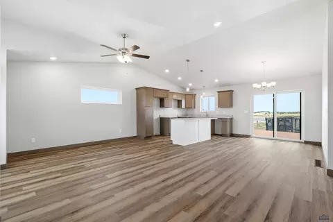 1103 Cobalt Dr, Rapid City, SD 57701 photo 2