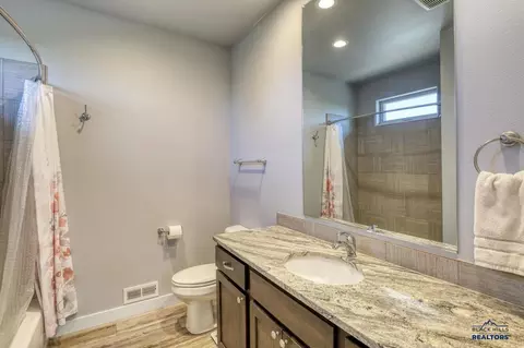 Bath - 26692 Maverick Way, Custer, SD 57730 photo 1 of 4