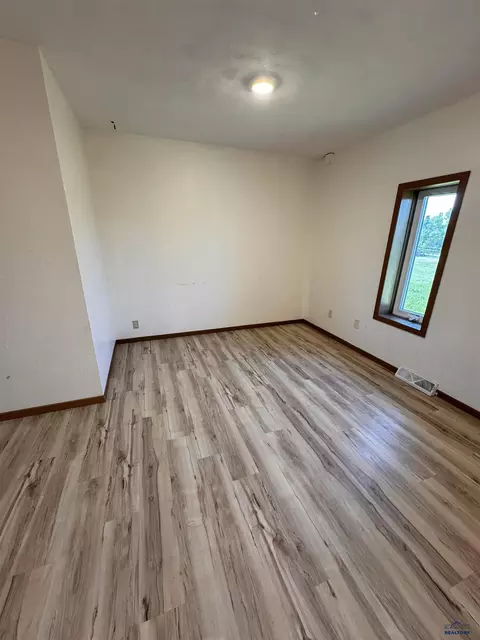 103 E State St, Martin, SD 57551 photo 11