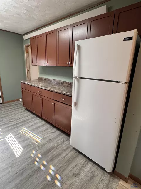 103 E State St, Martin, SD 57551 photo 7