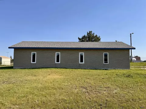 103 E State St, Martin, SD 57551 photo 1