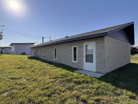 103 E State St, Martin, SD 57551 photo 6