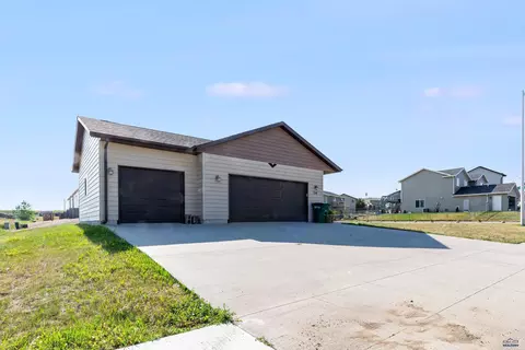 716 Old Cavalry Rd, Box Elder, SD 57719 photo 1
