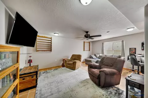 7120 Castlewood Dr, Summerset, SD 57718 photo 16