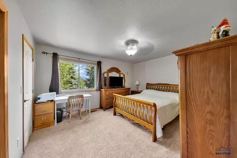 7120 Castlewood Dr, Summerset, SD 57718 photo 8