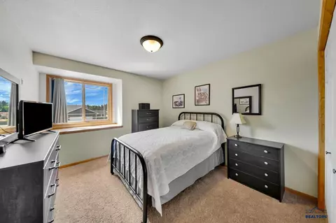 7120 Castlewood Dr, Summerset, SD 57718 photo 11