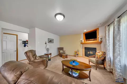 7120 Castlewood Dr, Summerset, SD 57718 photo 6
