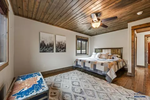 Bedroom - 21183 Lost Camp Trl, Lead, SD 57754 photo 4 of 8
