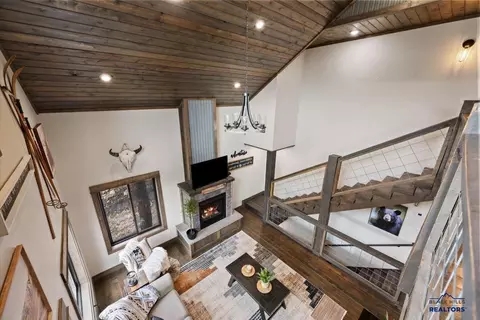Entry Way - 21183 Lost Camp Trl, Lead, SD 57754 photo 1 of 2