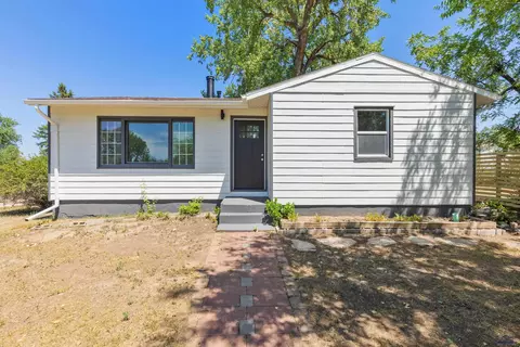 3950 Twilight Dr, Rapid City, SD 57703