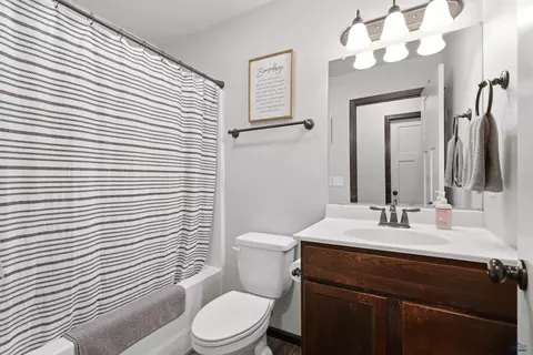 Bath - 21922 Royal Run, Box Elder, SD 57719 photo 2 of 3