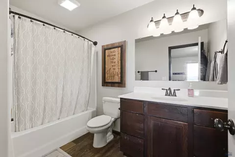 Bath - 21922 Royal Run, Box Elder, SD 57719 photo 1 of 3