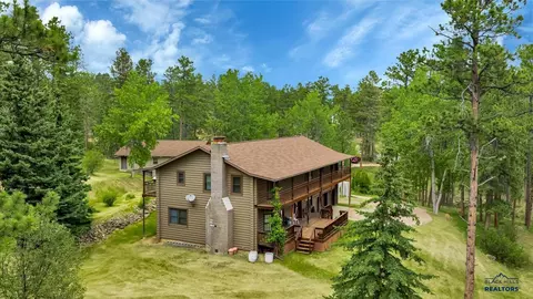 8205 Red Deer Rd, Rapid City, SD 57702