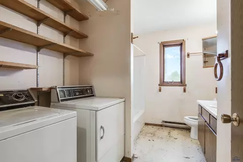 516 Meadowlark Dr, Box Elder, SD 57719 photo 8