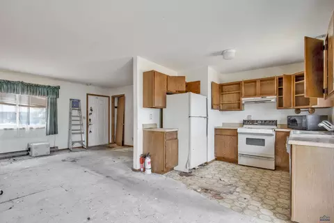 516 Meadowlark Dr, Box Elder, SD 57719 photo 5