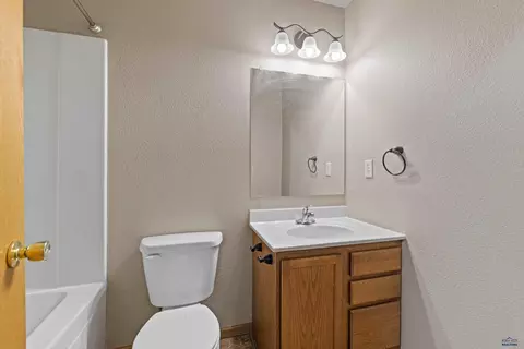 Bath - 670 Airway Ct, Box Elder, SD 57719 photo 2 of 3