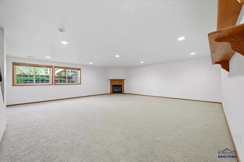 Living - 6956 Emerald Heights Rd, Summerset, SD 57718 photo 5 of 7