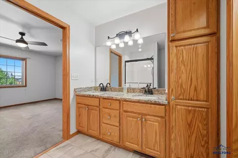 Bath - 6956 Emerald Heights Rd, Summerset, SD 57718 photo 2 of 3