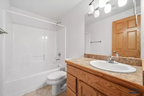 Bath - 6956 Emerald Heights Rd, Summerset, SD 57718 photo 3 of 3