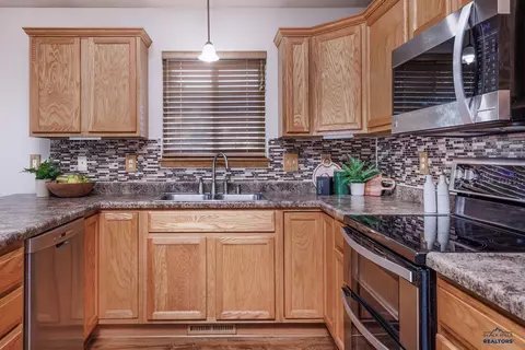 248 Freude Ln, Box Elder, SD 57719 photo 10