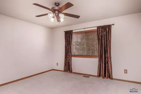 248 Freude Ln, Box Elder, SD 57719 photo 14