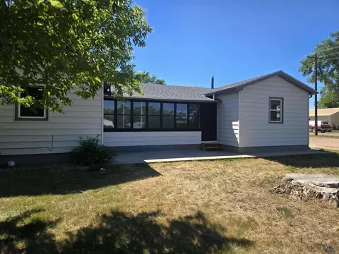 3035 Pioneer Dr, Rapid City, SD 57703